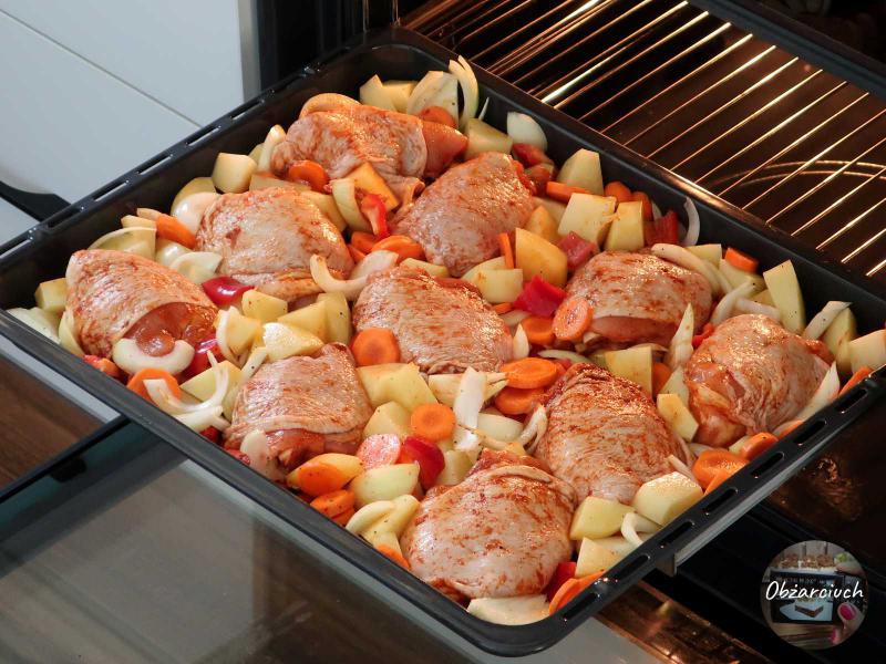 Soczysty kurczak z blachy – obiad, który robi się sam!