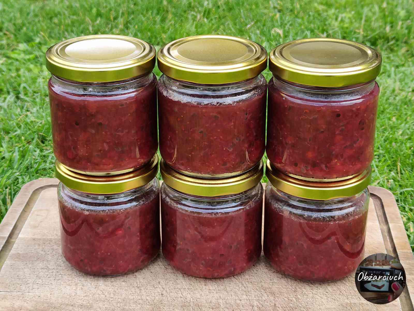 Domowy dżem owocowy z agrestu, porzeczki i truskawek – prosty przepis