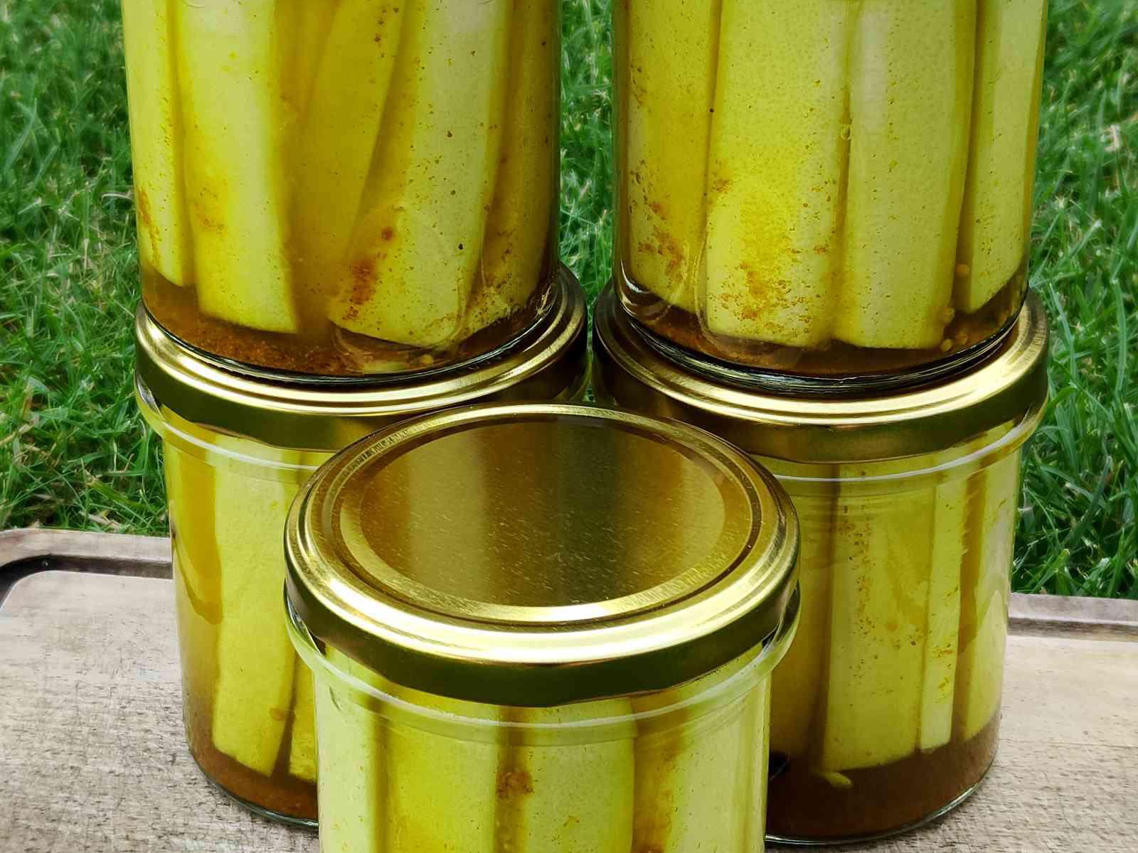 Cukinia w zalewie curry na zimę – sprawdzony przepis do słoików