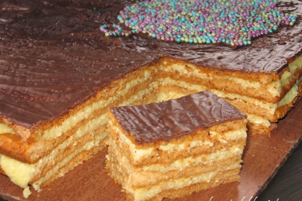 Tort serowo - miodowy