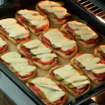 Gorące kanapki z blachy