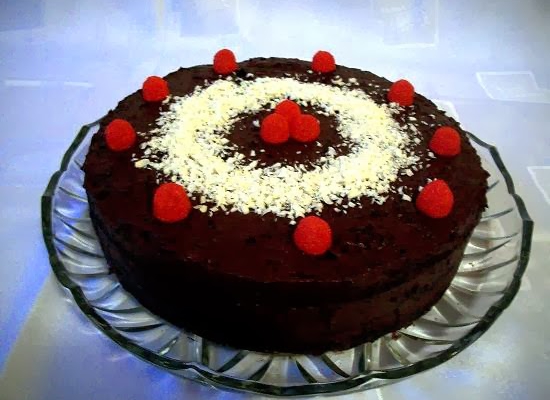 Tort czekoladowo-jagodowy
