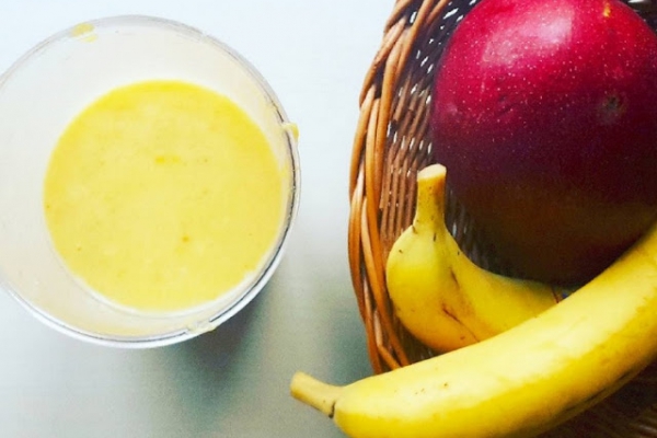 banan + mango + mleko migdałowe + błonnik witalny
