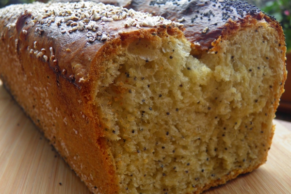 Chleb pszenny z makiem i amarantusem ( tostowy na drożdżach)