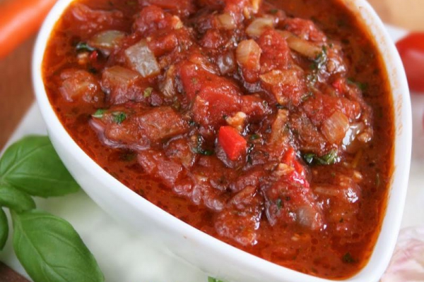 Najlepszy sos pomidorowy ze świeżymi ziołami