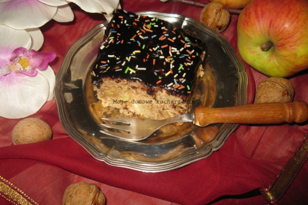 Ciasto orzechowo-jabłkowe