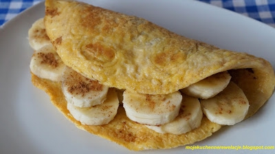 Razowy omlet z bananem i cynamonem
