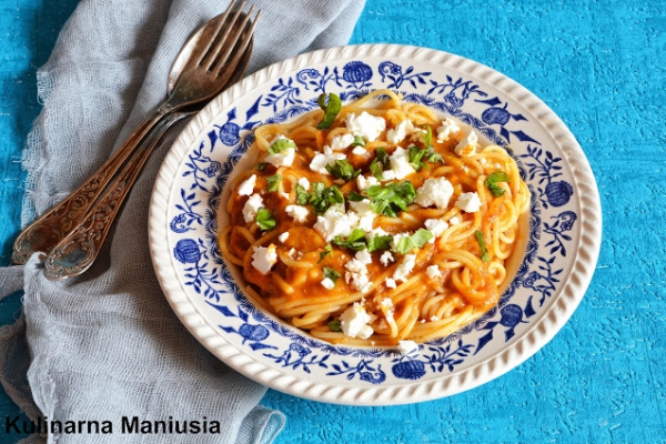 Spaghetti z sosem pomidorowym i fetą  - BARILLA CUP