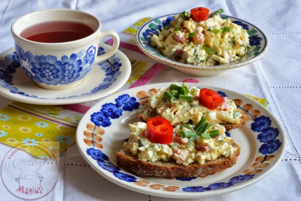 Wiosenne śniadanie i pasta z jajka