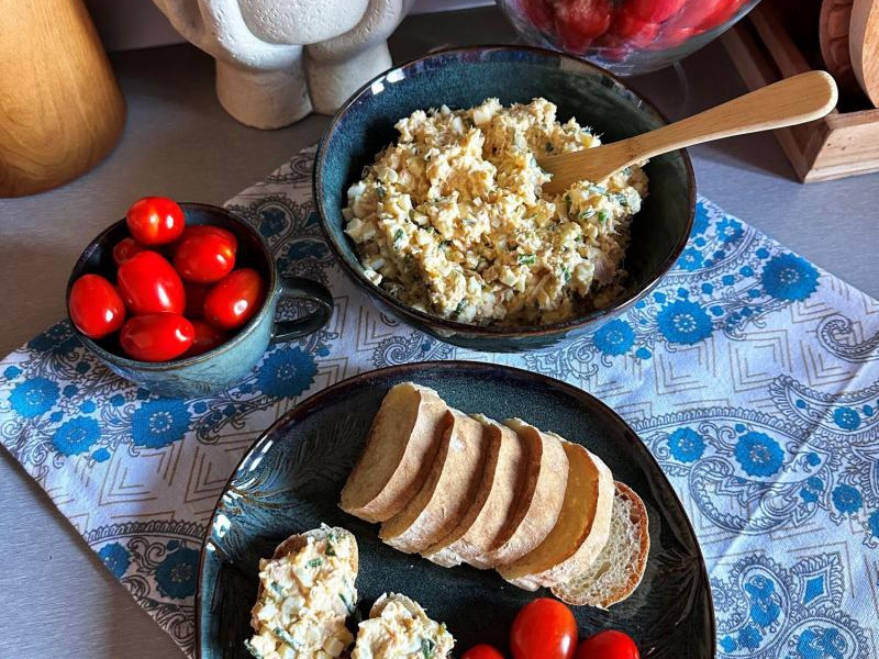 Pasta kanapkowa z jajek i tuńczyka