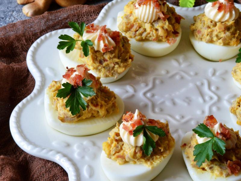 Jajka faszerowane boczkiem