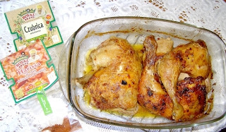 z piekarnika uda kurczaka z czubricą i przyprawą harissa...
