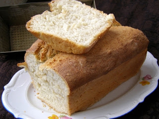 domowy  francuski  chleb...