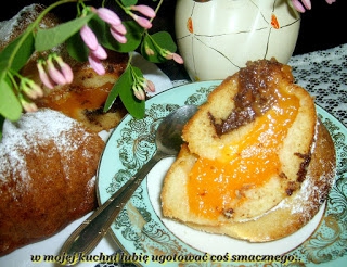 kubusiowa  baba muffina z czekoladą i cukrem truskawkowym...
