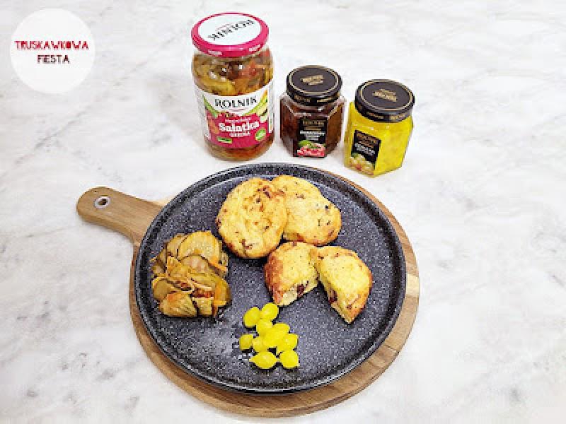 Farszynki ziemniaczane z sałatką grecką i cebulką złocistą smażone w air fray erze