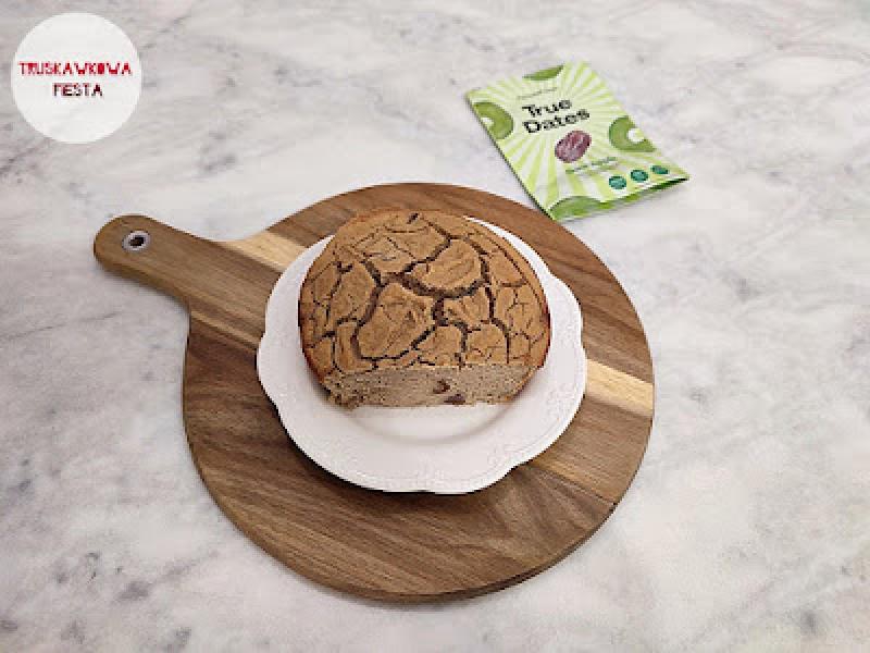 Ciasto gryczano-kasztanowe z ciecierzyca, bananem i daktylami sour apple