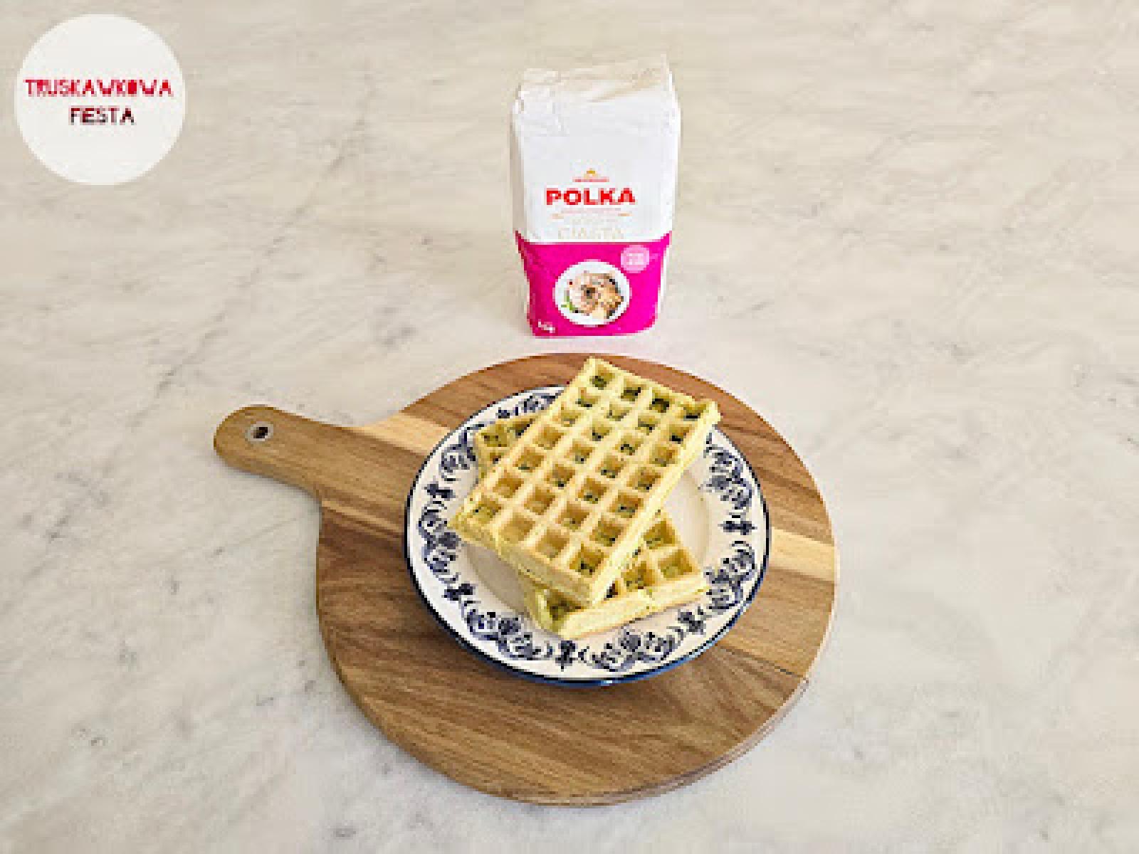 Pszenne gofry z awokado