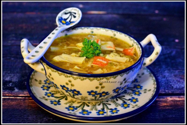 Wietnamska zupa z surimi