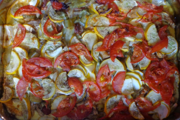 Zapiekanka ziemniaczana z cukinią i pomidorami