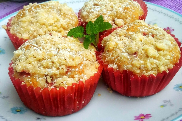 muffinki cynamonowe z rabarbarem