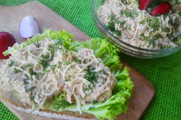 pasta śniadaniowa z tuńczyka