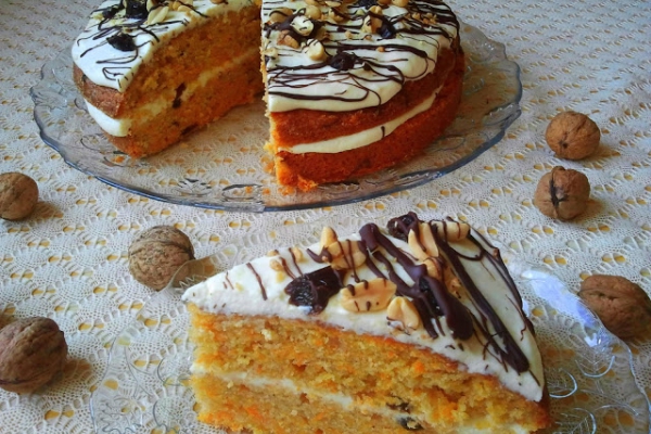 ciasto marchewkowe II (z ricottą i śliwkami)