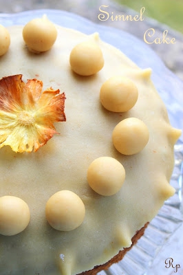 Simnel Cake – tradycyjne angielskie ciasto wielkanocne