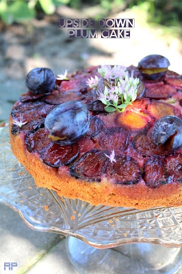 Upside down plum cake – odwrócone ciasto ze śliwkami