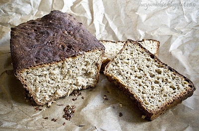 Chleb z mąki 3 zboża na zakwasie żytnim