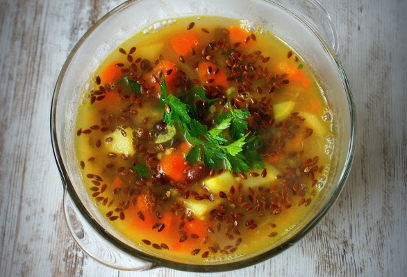 Warzywna zupa makrobiotyczna z kaszą jaglaną i fasolką Adzuki (Jaglany Detoks)