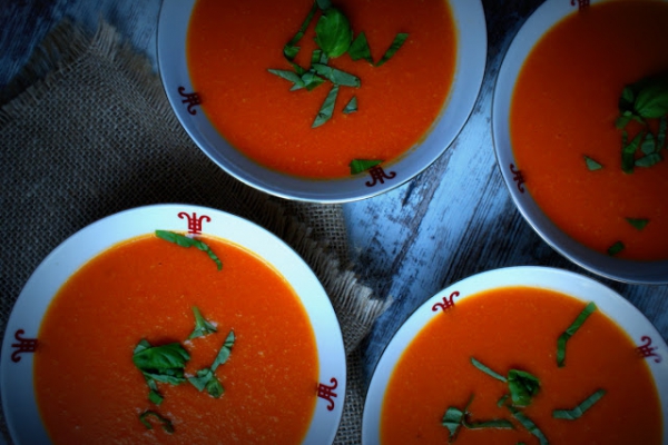 Zupa marchewkowo-pomidorowa z kaszą jaglaną