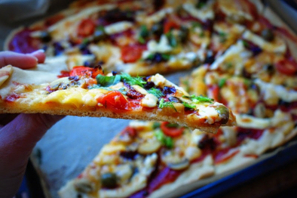 Sycyliska pizza „z czym popadnie”