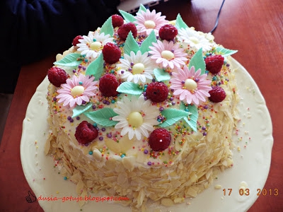 Tort śmietankowy-moj urodzinowy ;)