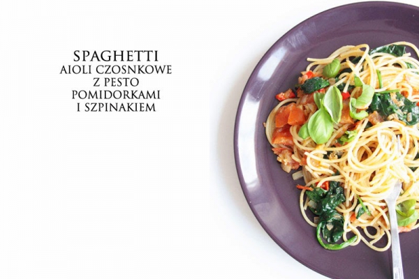 Spaghetti Pesto Aioli z pomidorkami i szpinakiem