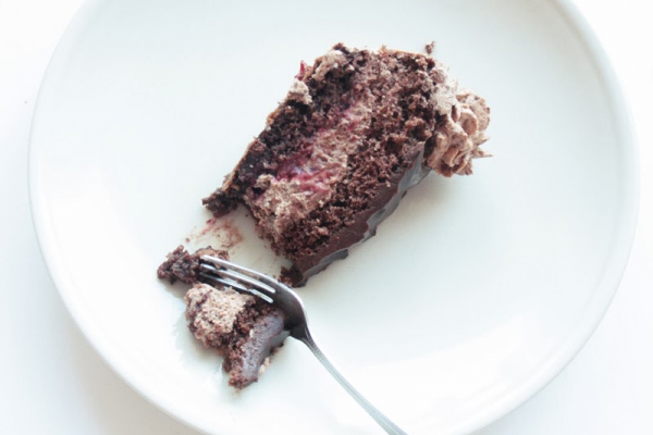 CHOCOLATE CAKE WITH MOUSSE / Tort czekoladowy z musem i konfiturą wiśniową