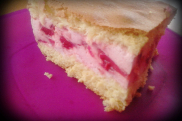 Biszkopt z truskawkami - Sponge cake with strawberries