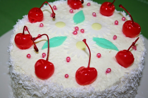 Tort Kokosowo-Wiśniowy