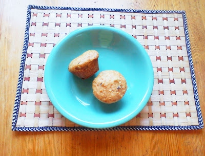 Jogurtowe muffiny z rodzynkami i prażonymi jabłkami
