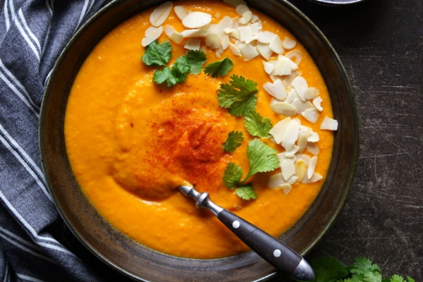 Zupa krem z pieczonej marchewki