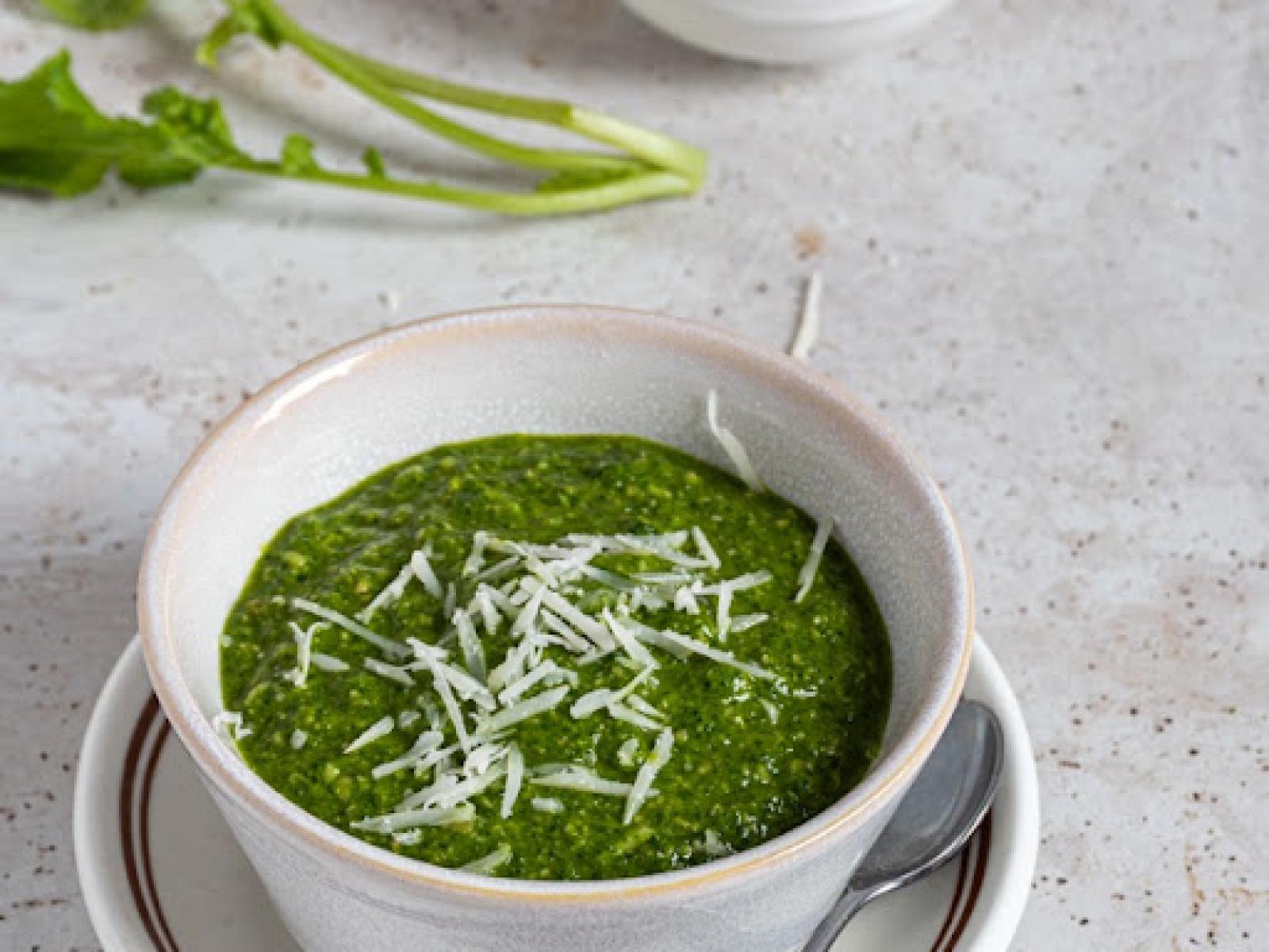 Pesto z liści rzodkiewek