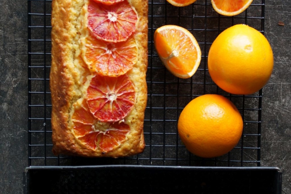 Szybkie ciasto z czerwonymi pomarańczami