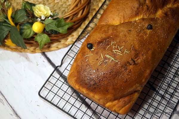 Świąteczny chlebek cytrynowo-rozmarynowy z żurawiną