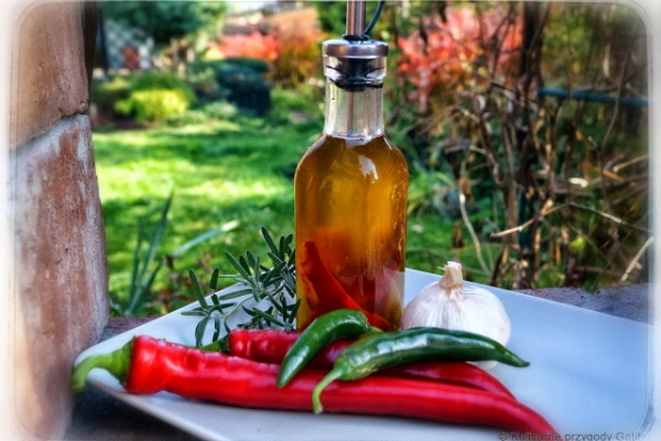 Aromatyzowany olej z chili i czosnkiem