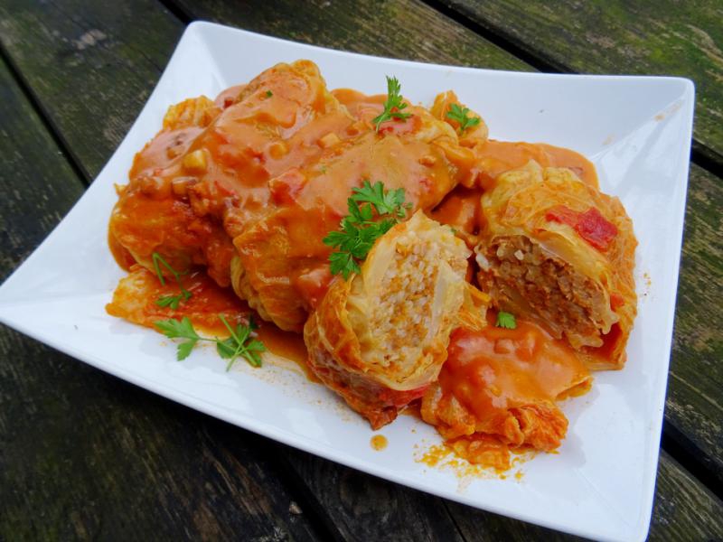 Gołąbki z udek kurczaka w kapuście włoskiej