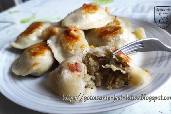 Pierogi z ziemniakami tartymi