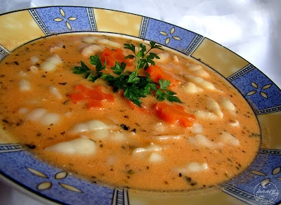 Zupa pomidorowo-serowa