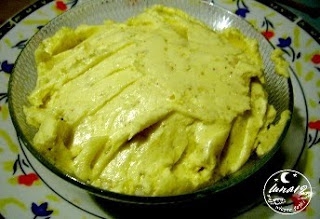 Zapiekany chlebek z masłem czosnkowym