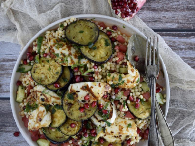 Sałatka z halloumi i bakłażanem