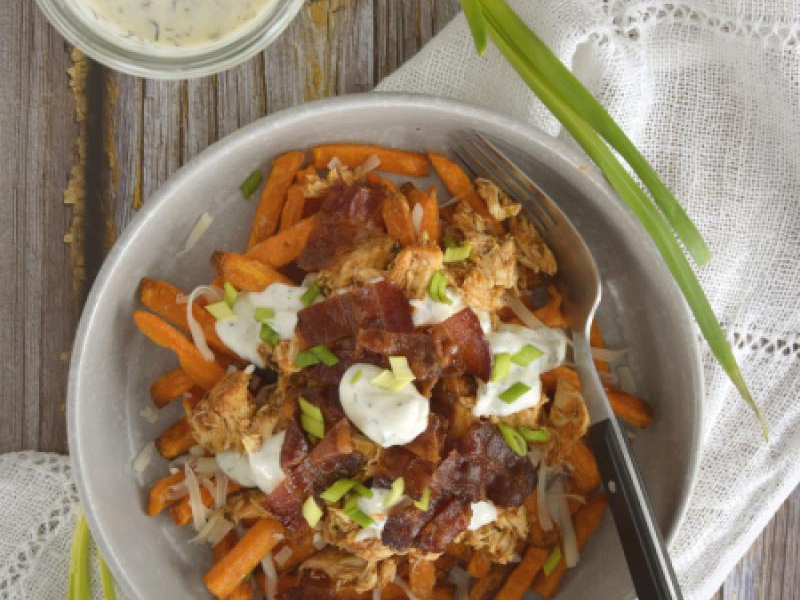 Bowl z kurczakiem bbq, bekonem i sosem ranczeskim