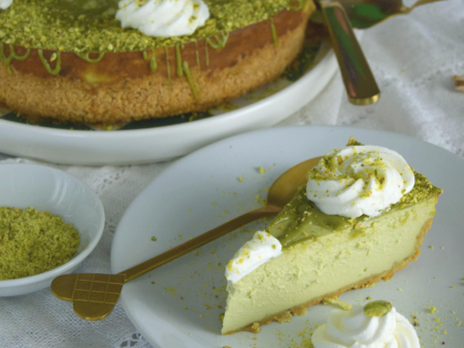 Sernik pistacjowy